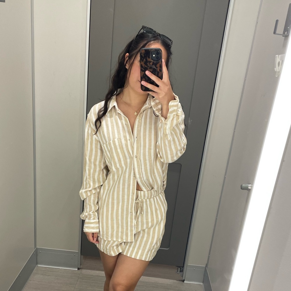 Universal thread striped linen blend set - image 16